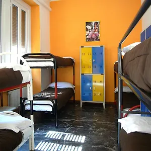 Albergue California, Milão