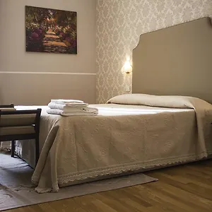 Navy 3*, Livorno Itália