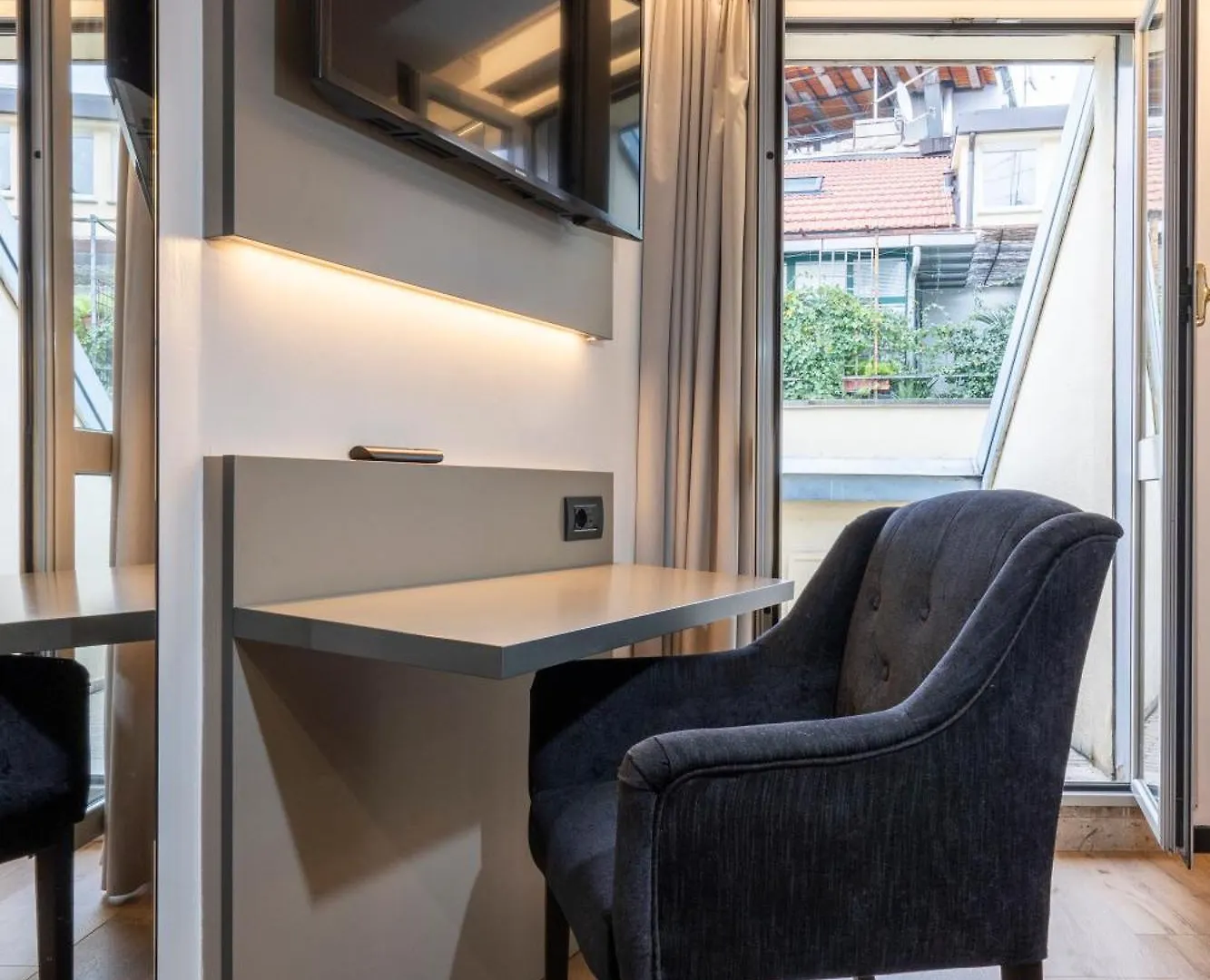 London Hotel Milano 2*,  Italia